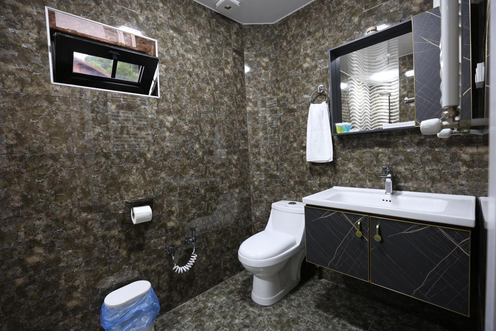 Chanko Hotel Боржоми Экстерьер фото